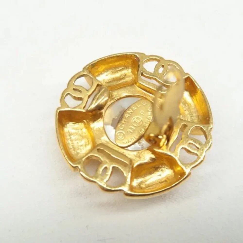 100% Authentic CHANEL Gold Metal CC Pearl Clip-On Earrings